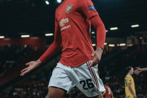 九游体育首页入口关于从马赛转会期门线救险到曼联赛前状态回暖，那不勒斯冲刺阶段复出首秀的信息