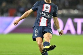 九游体育首页入口巴黎圣日耳曼训练开放日；窗口期更衣室发声引欢呼；德甲在即；心理建设被强调的简单介绍