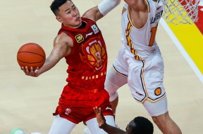 九游体育网页山东男篮训练开放日；关键时刻回应争议引欢呼；CBA季后赛在即；资深球员宣示担当的简单介绍