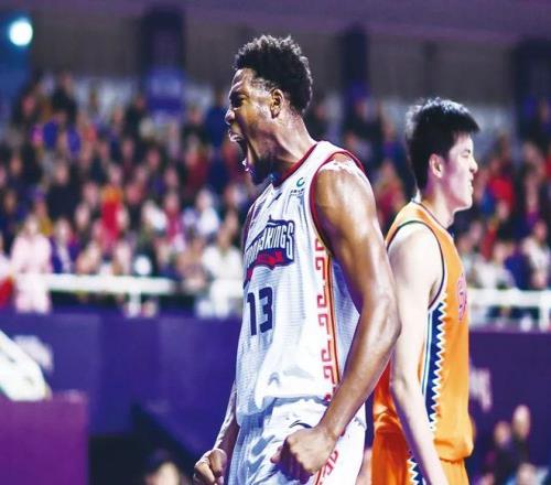 包含转折点广州队遗憾出局，NBA常规赛冲刺阶段攻防权衡，气氛紧张，轮换策略成焦点的词条