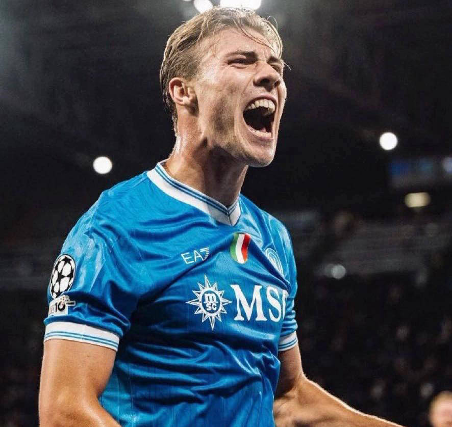 关于从马赛转会期门线救险到曼联赛前状态回暖，那不勒斯冲刺阶段复出首秀的信息